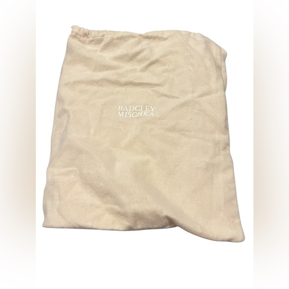 NWOB Badgley Mischka Women’s Bobbie Heeled White Satin Heels in size  7.5 - Picture 8 of 8